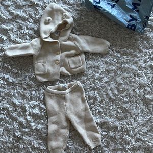GAP NWOT 3-6 months knit sweater two piece set cream brannan bear